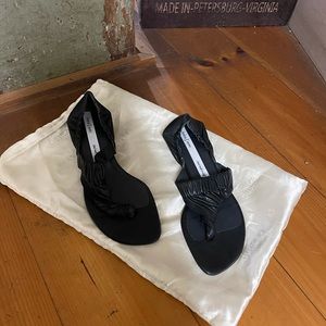 Dusica Sacks Ruched Leather Thong Sandal. Sz EU36